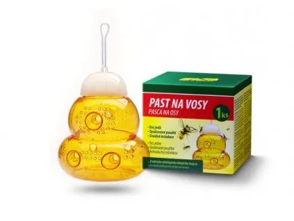 Žlutá past na vosy s krabicí vedle ní.