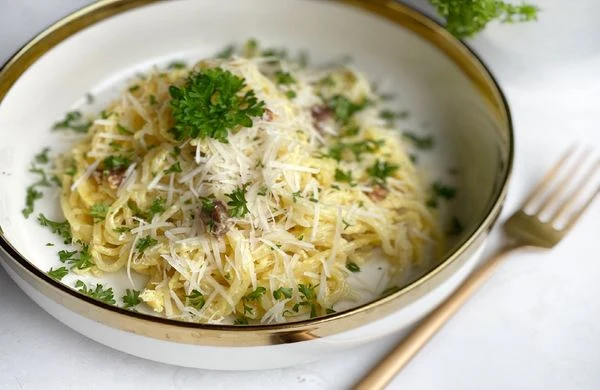Rychlé těstoviny bez masa s parmezánem
