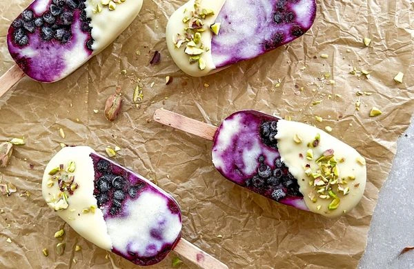 Vegan popsy s borůvkami a pistáciovým oříškem
