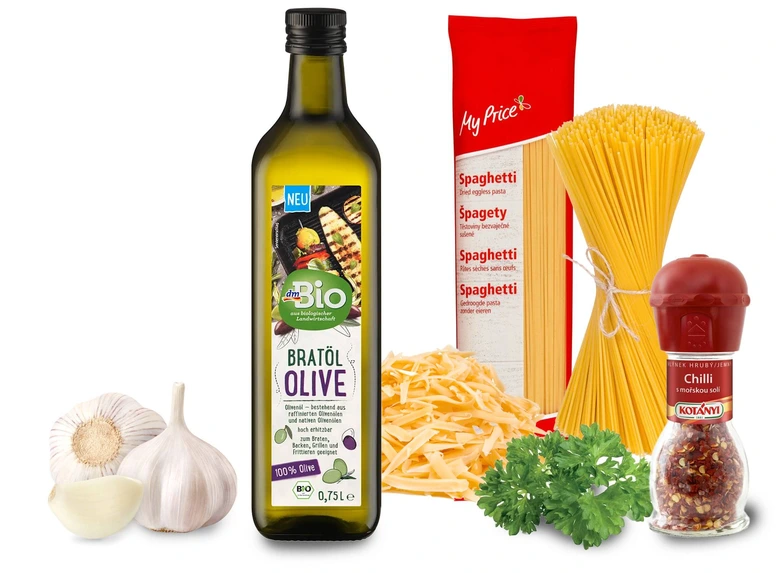 Ingredience na levný oběd s makaronem