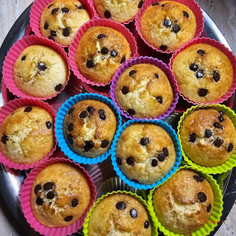 Čokoládové muffiny v barevných silikonových formách